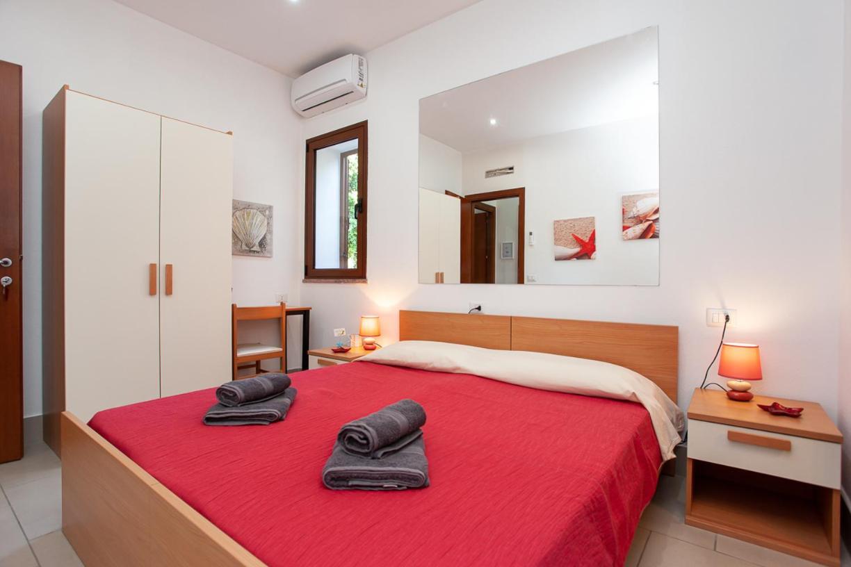 Mivida "Le Stanze Di Ada" Bed & Breakfast San Teodoro  Eksteriør bilde