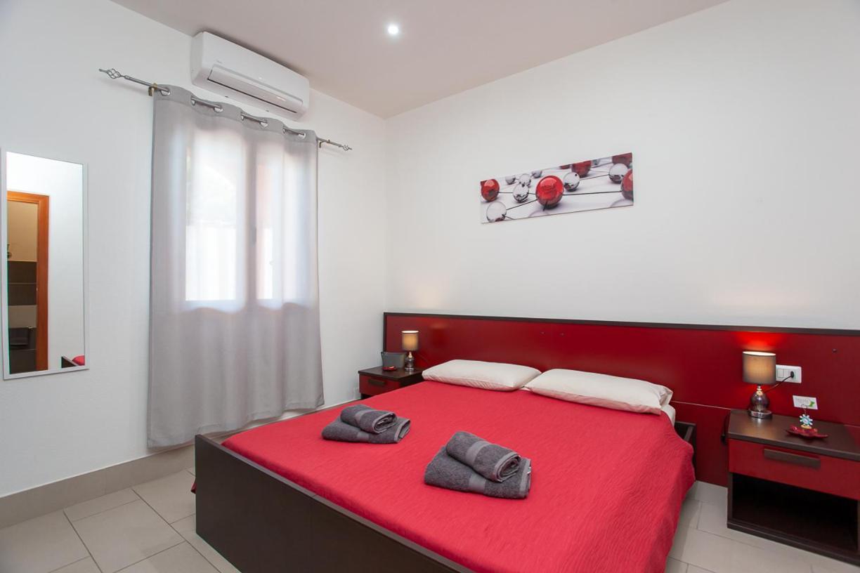 Mivida "Le Stanze Di Ada" Bed & Breakfast San Teodoro  Eksteriør bilde