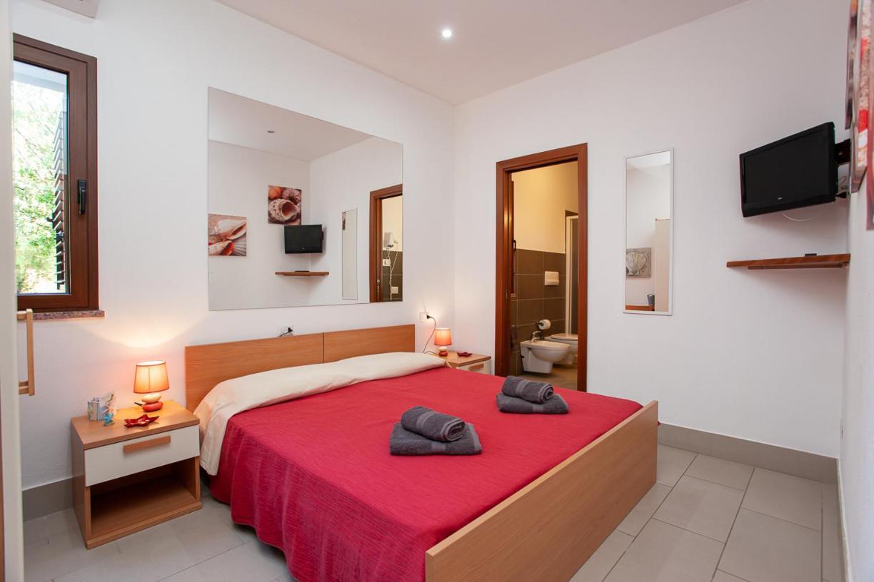 Mivida "Le Stanze Di Ada" Bed & Breakfast San Teodoro  Eksteriør bilde